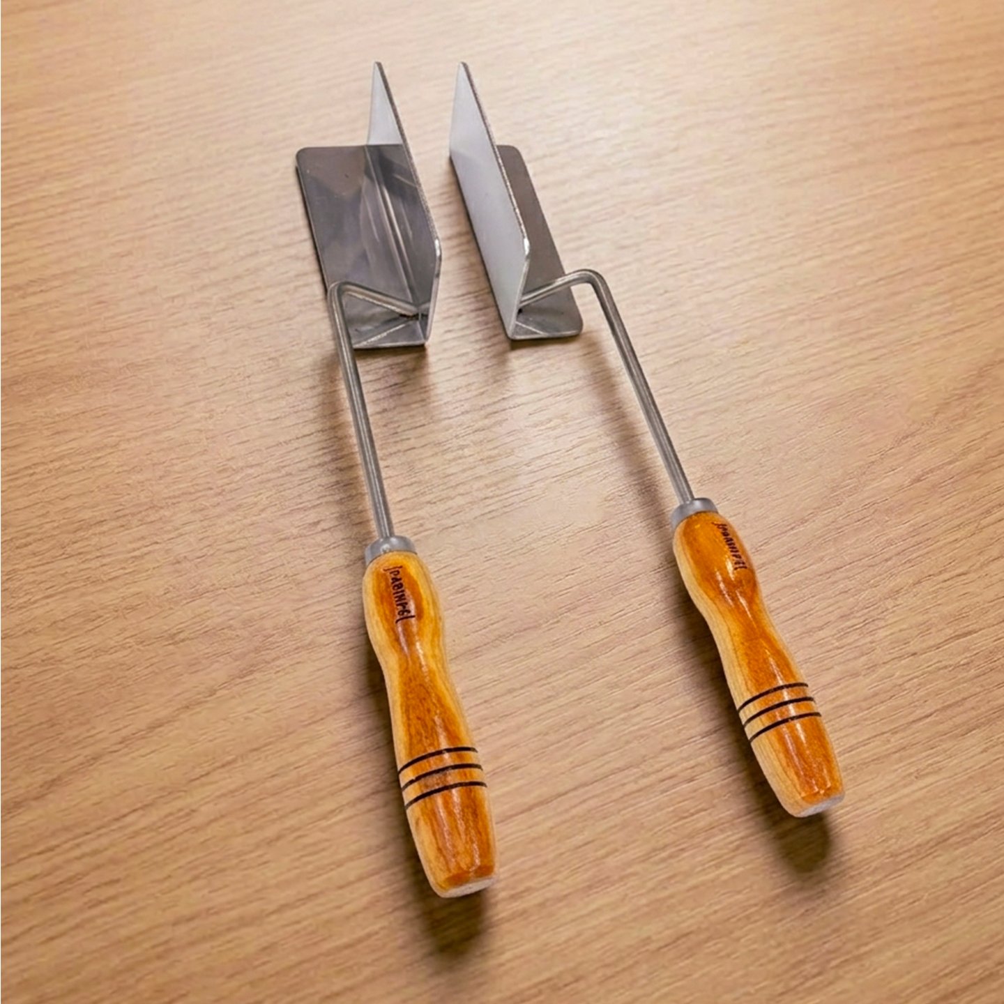 Utensílio para churrasco vertical Parimpé em aço carbono